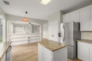 9107 Huckinston Ct, Spring, TX 77379 - Photo 9