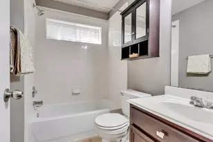 4027 Bentwood Dr, Dickinson, TX 77539 - Photo 5