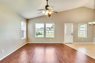 4027 Bentwood Dr, Dickinson, TX 77539 - Photo 17