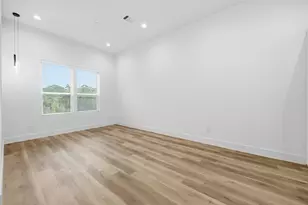 6627 Katarani Dr, Houston, TX 77091 - Photo 11
