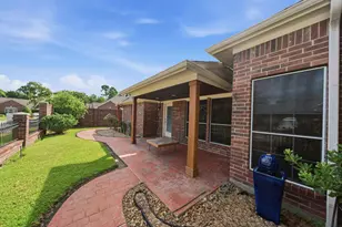 515 Pine Ridge Ct, Friendswood, TX 77546 - Photo 5