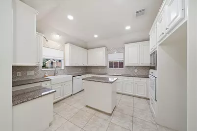 515 Pine Ridge Court, Friendswood, TX 77546 - Photo 11