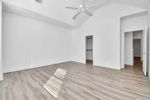9016 Laverne Laurel Ln, Houston, TX 77080 - Photo 19