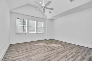 9016 Laverne Laurel Ln, Houston, TX 77080 - Photo 17