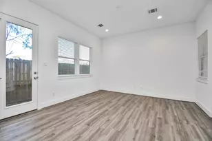 9016 Laverne Laurel Ln, Houston, TX 77080 - Photo 9