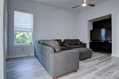 7314 Iwo Jima Road, Houston, TX 77033 - Photo 17