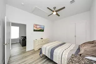 7314 Iwo Jima Rd, Houston, TX 77033 - Photo 21