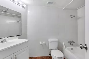 10811 Richmond Ave, Houston, TX 77042 - Photo 15