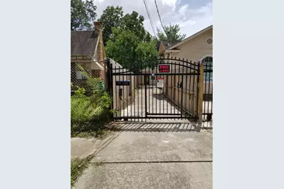 4714 Sharon Street, Houston, TX 77020 - Photo 1
