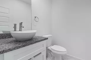 2923 El Fenice Ln, Houston, TX 77057 - Photo 15