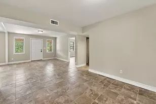 98 Oak Creek Dr, Huntsville, TX 77340 - Photo 3