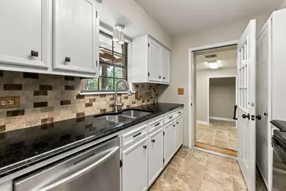 98 Oak Creek Drive, Huntsville, TX 77340 - Photo 11