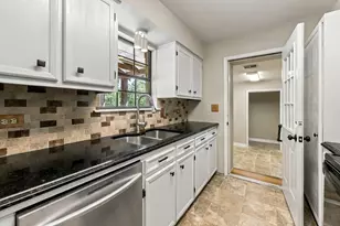 98 Oak Creek Dr, Huntsville, TX 77340 - Photo 11