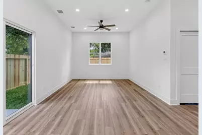 6801 Apollo St Street #A/B, Houston, TX 77091 - Photo 9