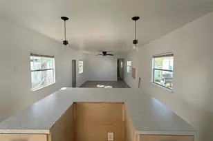 510 N Shirley St, Alvin, TX 77511 - Photo 7