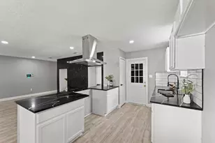 6618 Castleview Ln, Houston, TX 77489 - Photo 13