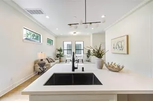 5843 Outer Banks St, Houston, TX 77091 - Photo 9