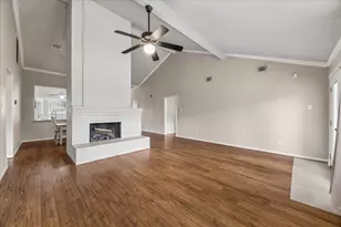 10131 Golden Sunshine Dr, Houston, TX 77064 - Photo 5