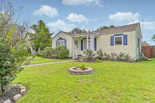 4817 Alamo Dr, Galveston, TX 77551 - Photo 1