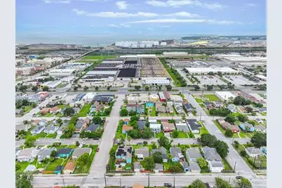 4817 Alamo Drive, Galveston, TX 77551 - Photo 33