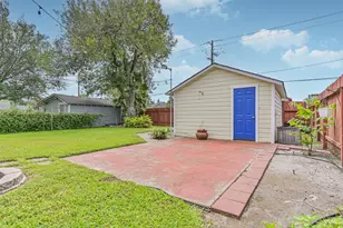 4817 Alamo Dr, Galveston, TX 77551 - Photo 7