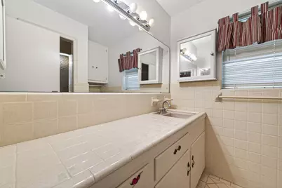 8022 Stroud Dr, Houston, TX 77036 - Photo 33