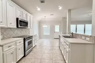 12404 Shady Brook Dr, Pearland, TX 77584 - Photo 11