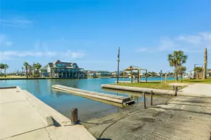 21916 Kennedy Dr, Galveston, TX 77554 - Photo 35