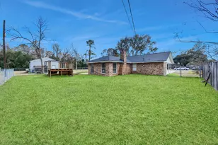 2004 Manor St, Dayton, TX 77535 - Photo 21