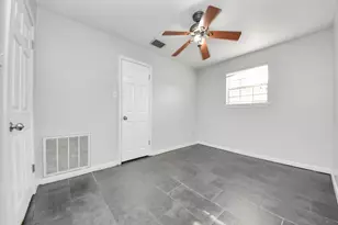 2004 Manor St, Dayton, TX 77535 - Photo 15