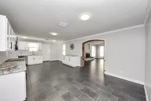 2004 Manor St, Dayton, TX 77535 - Photo 5