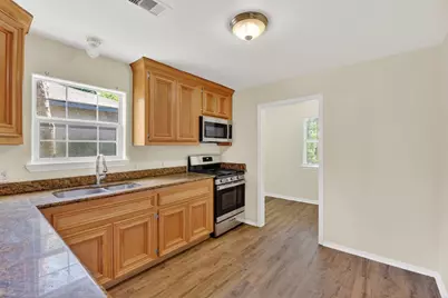 7013 Saint Augustine Street, Houston, TX 77021 - Photo 11