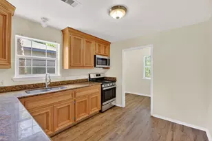 7013 St Augustine St, Houston, TX 77021 - Photo 11