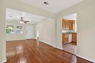 7013 St Augustine St, Houston, TX 77021 - Photo 5