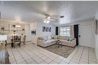 5542 Holly Street #209, Houston, TX 77081 - Photo 5