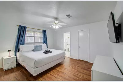 5542 Holly Street #209, Houston, TX 77081 - Photo 11