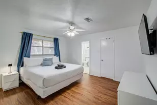 5542 Holly St, Houston, TX 77081 - Photo 11