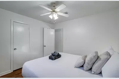 5542 Holly Street #209, Houston, TX 77081 - Photo 15