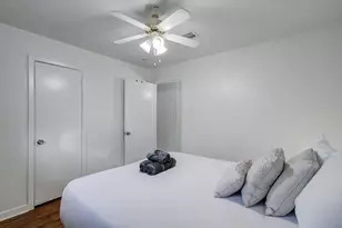 5542 Holly St, Houston, TX 77081 - Photo 15