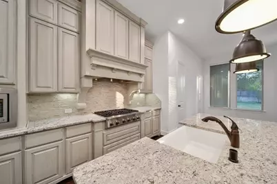 19 Brittany Rose Place, The Woodlands, TX 77375 - Photo 11