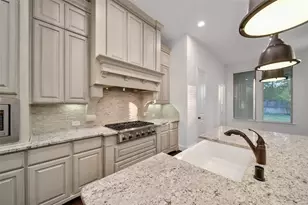 19 Brittany Rose Pl, The Woodlands, TX 77375 - Photo 11