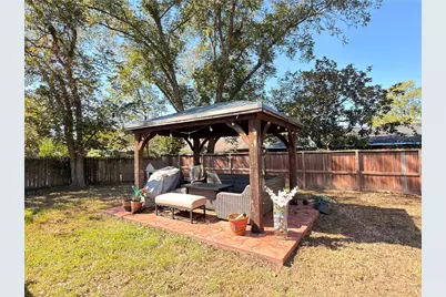 6406 Tall Willow Drive, Houston, TX 77088 - Photo 17