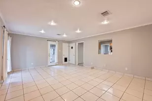 1135 W 31st St, Houston, TX 77018 - Photo 9