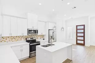 4619 Stassen St, Houston, TX 77051 - Photo 9