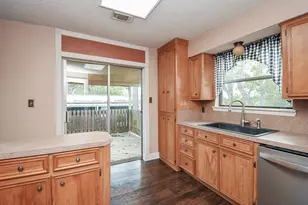 6302 Amie Ln, Pearland, TX 77584 - Photo 7