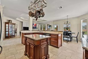 3870 Summer Manor Dr, League City, TX 77573 - Photo 9