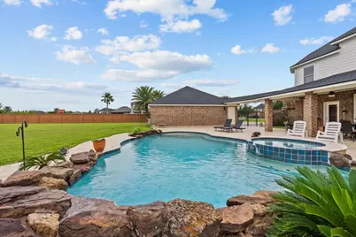 3870 Summer Manor Drive, League City, TX 77573 - Photo 3