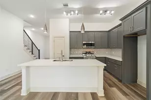 5629 Malmedy Rd, Houston, TX 77033 - Photo 9