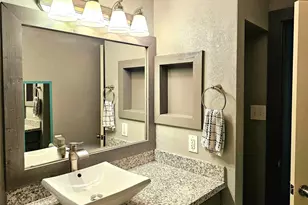 14018 Panhandle Dr, Sugar Land, TX 77498 - Photo 37