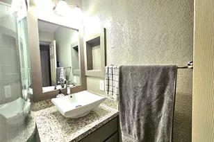 14018 Panhandle Dr, Sugar Land, TX 77498 - Photo 35